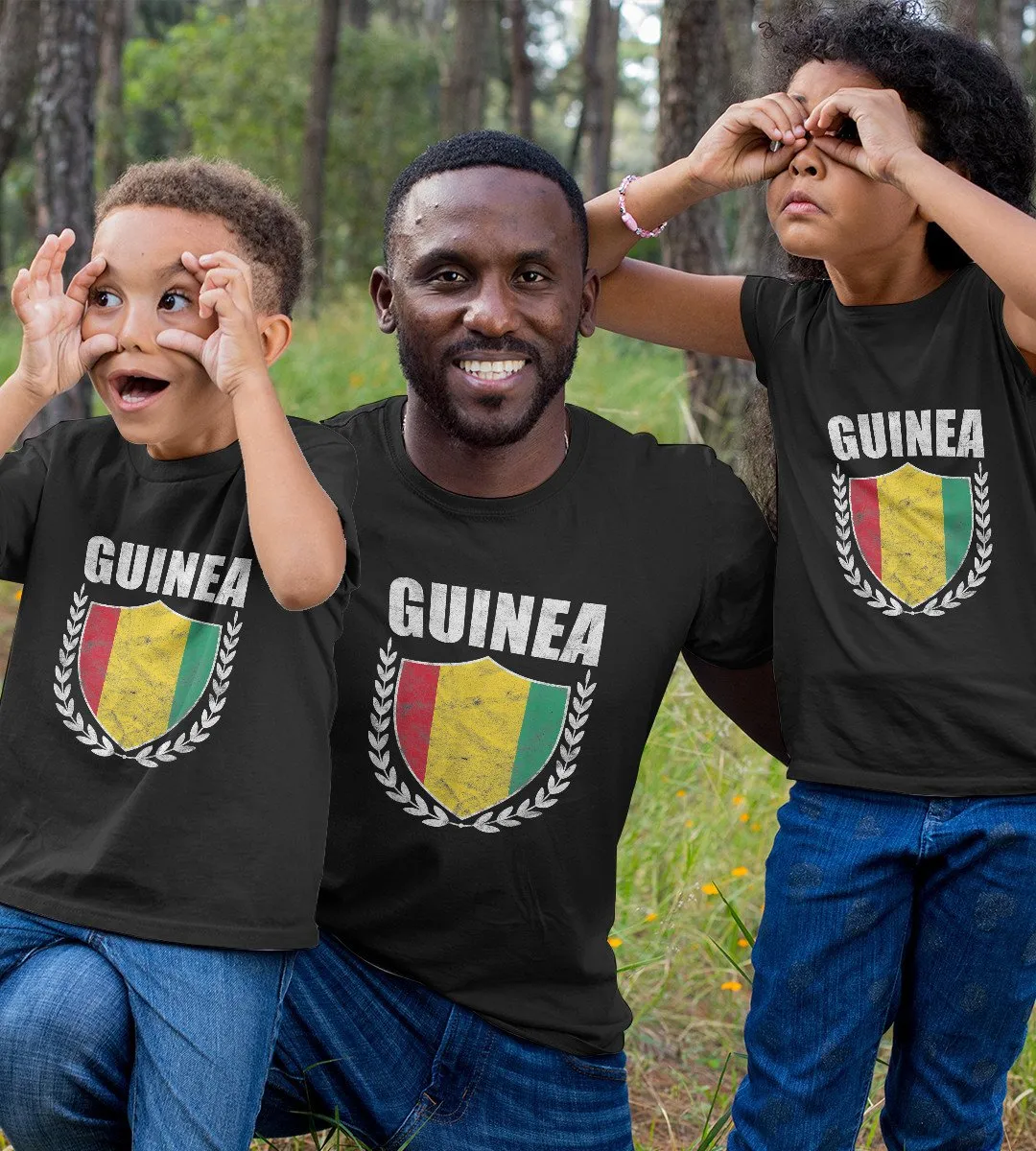 1sttheworld T-Shirt - Guinea Frame Shield Flag T-Shirt Black A35