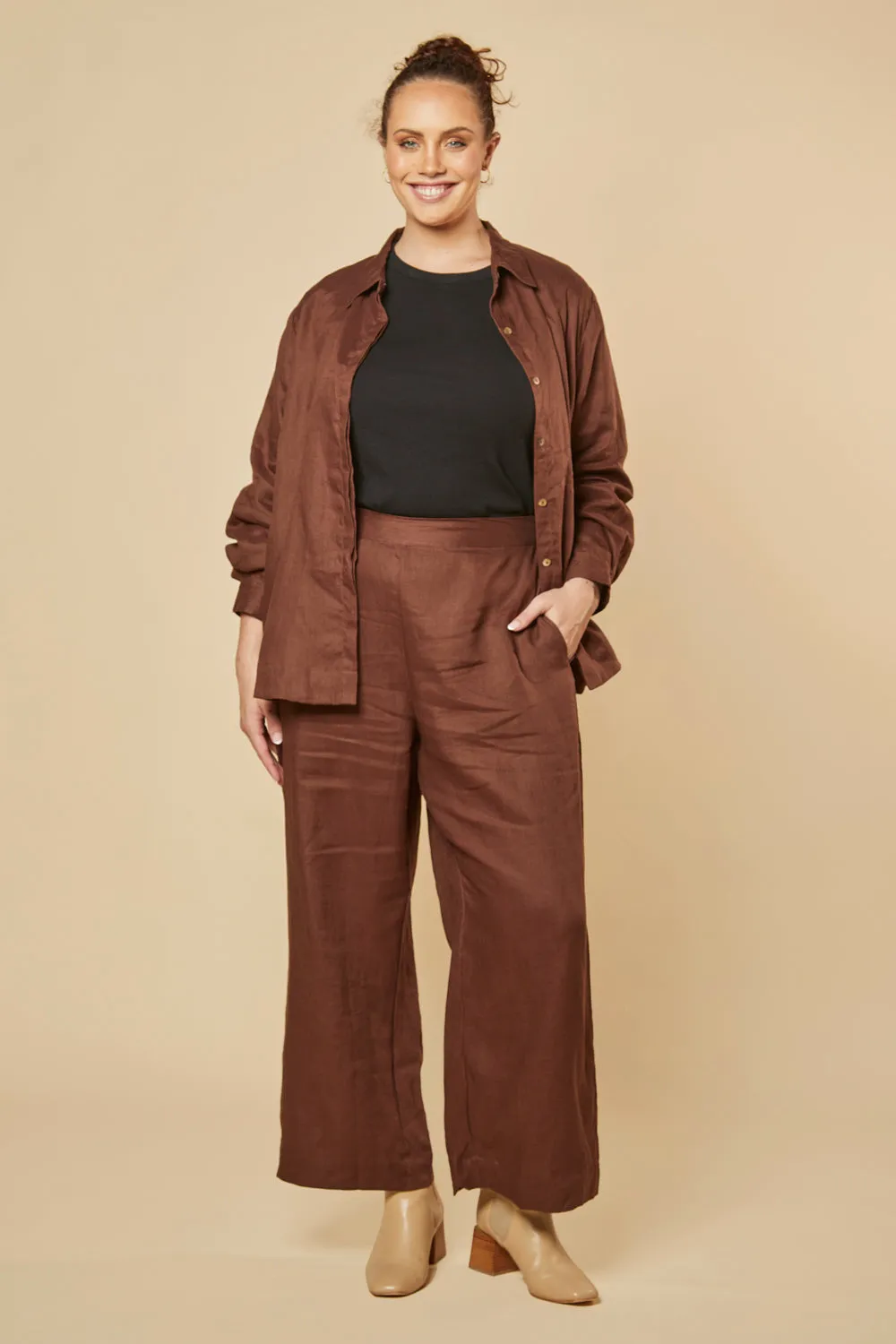 Camille Wide Leg Linen Pant in Raisin