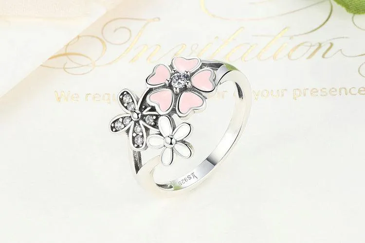 DAINTY DAISY RING