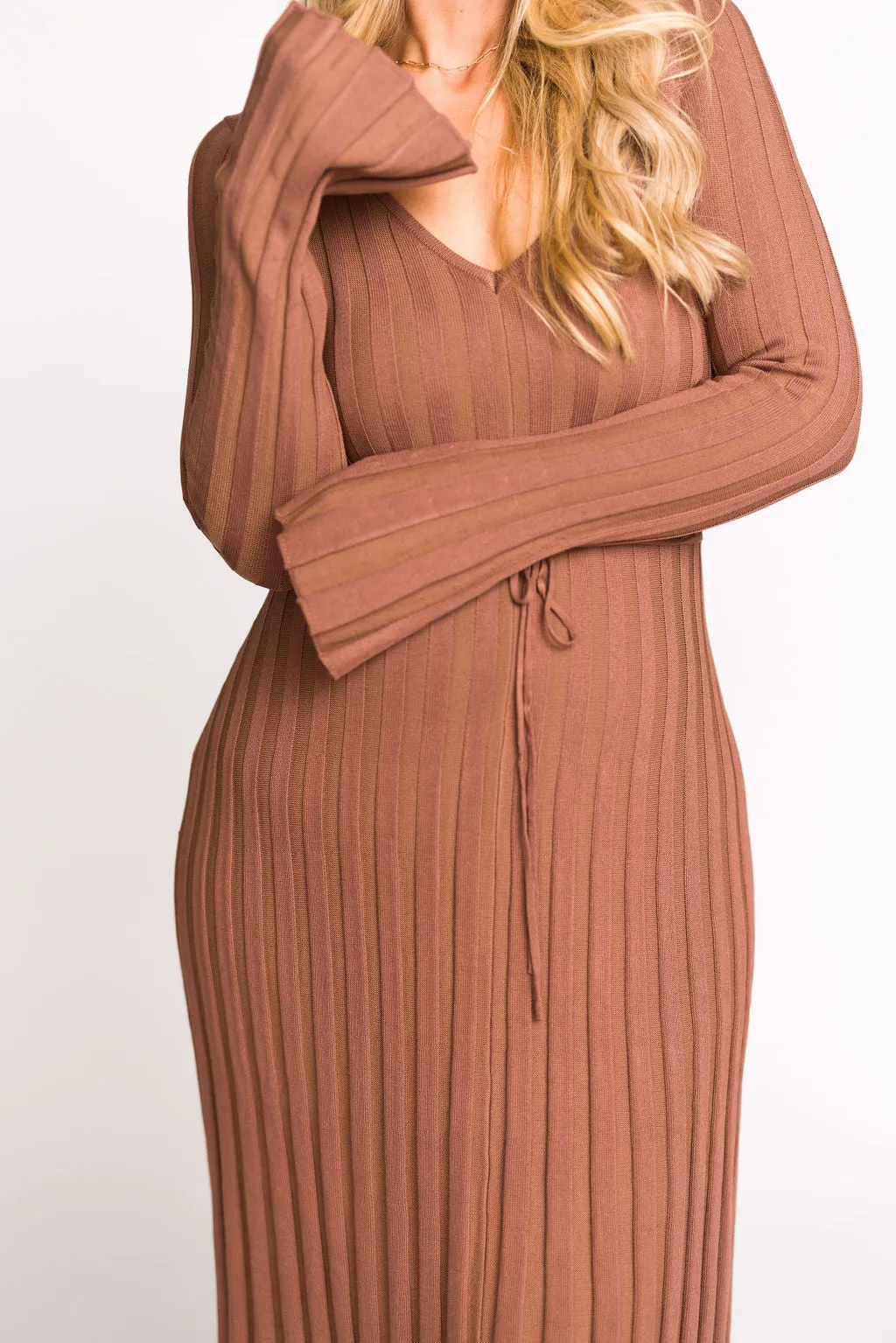 Hadley Long Sleeve V-Neck Knit Maxi Dress in Cocoa