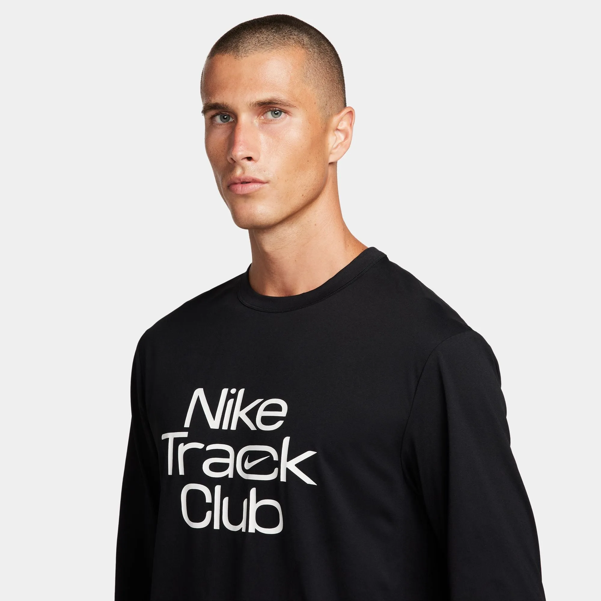 Nike Men's Dri-FIT Track Club Long Sleeve Black / Summit White