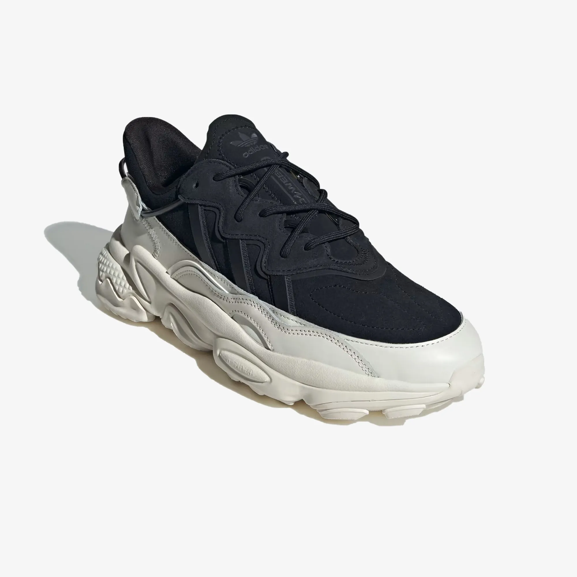 OZWEEGO 'CORE BLACK/OFF WHITE'