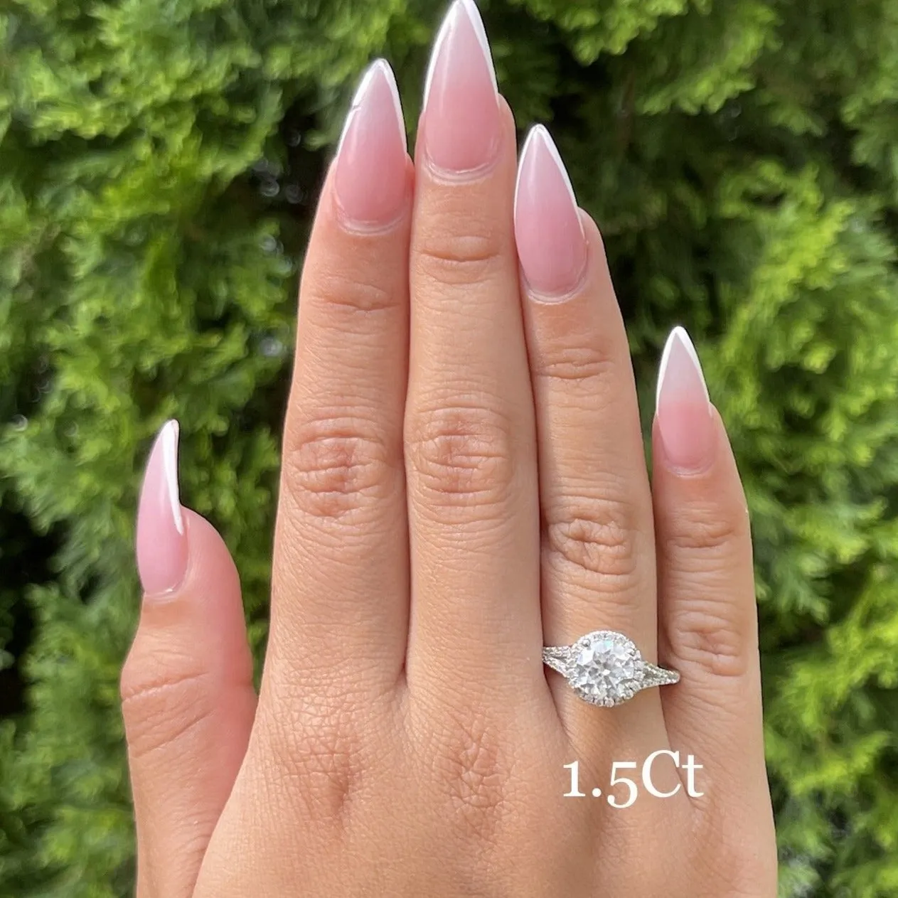 PENNY MOISSANITE RING