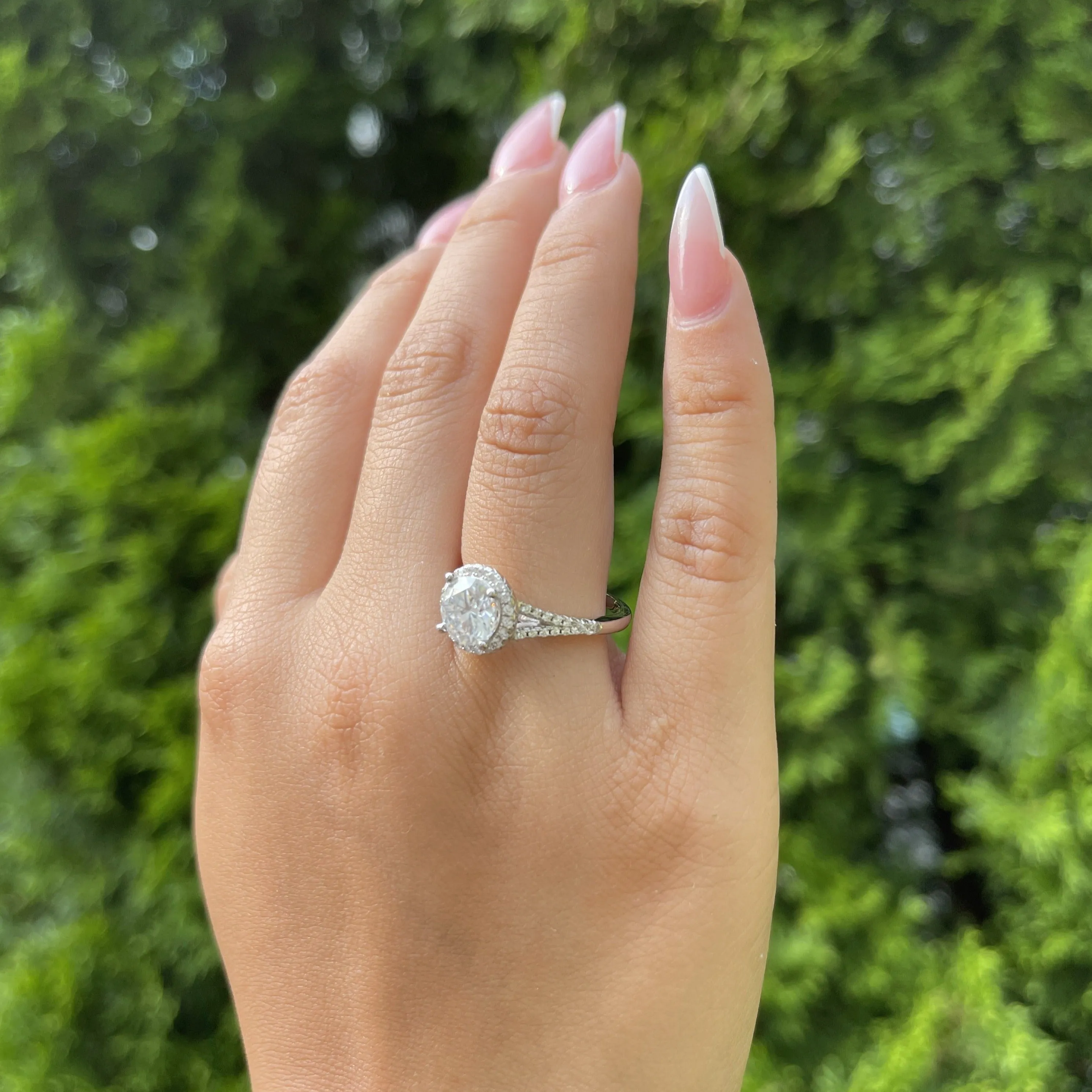 PENNY MOISSANITE RING